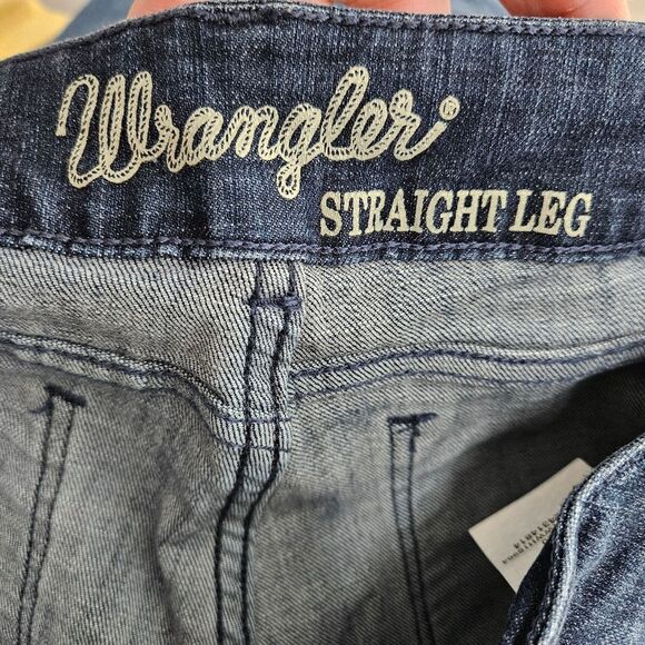 Wrangler Straight Leg Jeans Women's 11x30 (32x29) Blue Embroidered Mid-Rise EUC - Picture 2 of 9